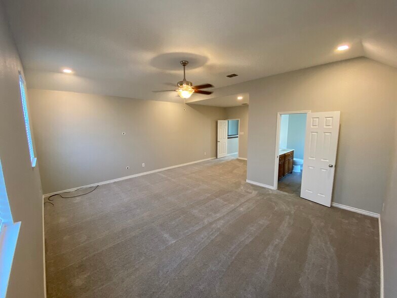 Upstairs Master - 12404 Pinestraw Rd