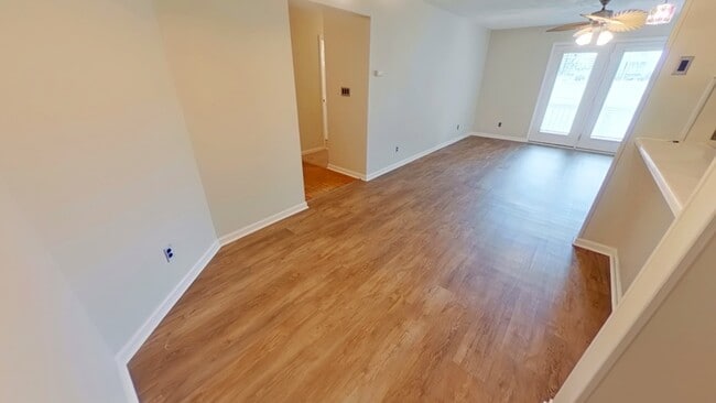 Building Photo - 300 Waterdown Dr