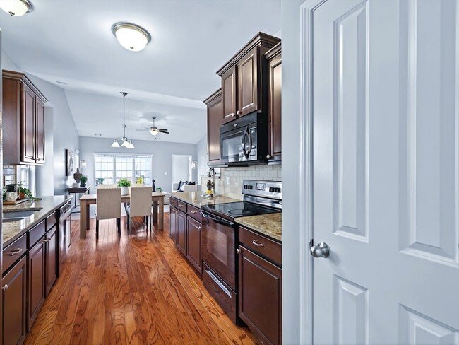 Building Photo - 2438 Arden Village Dr