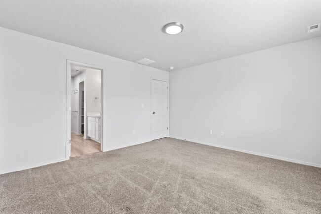 Building Photo - BEAUTIFUL Single Level 3bd/2ba Nampa Home!