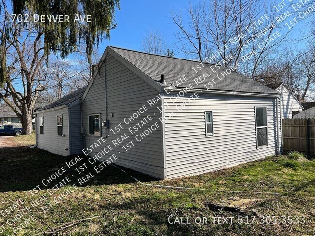 Building Photo - 3-BDR 1-BTH House with New Kitchen & New C...