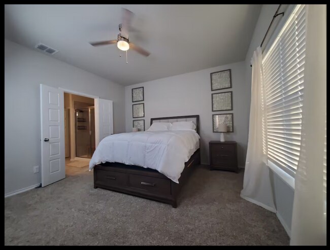 Building Photo - Modern 3-Bed Home with Island Kitchen, Private Patio, and Fenced Yard in Converse