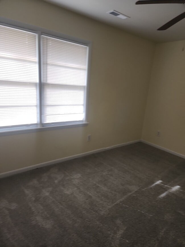 Building Photo - 3211 Meridian St N