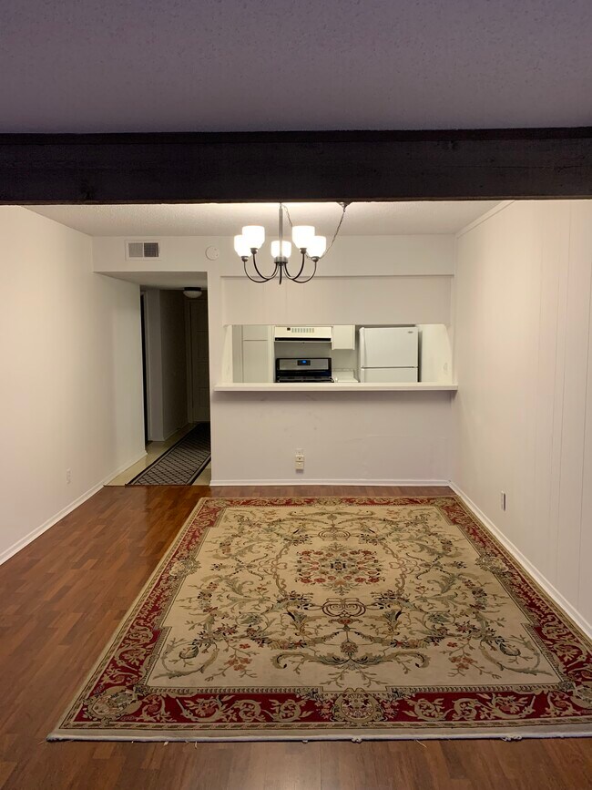Kitchen - 3431 N Hills Dr