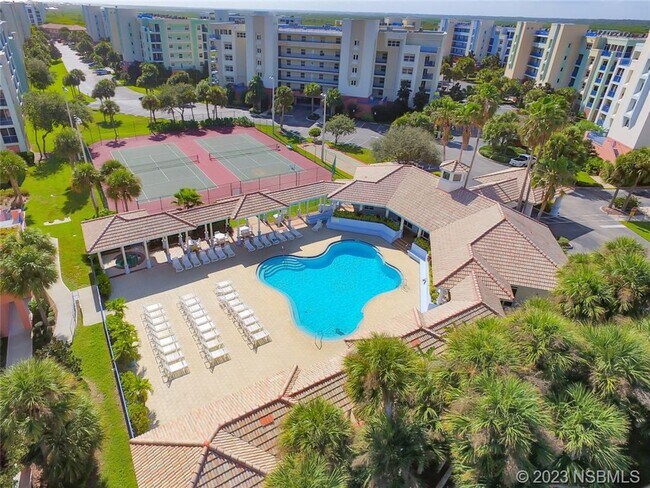 Building Photo - October Special,  50% off Move in with 1 Y...