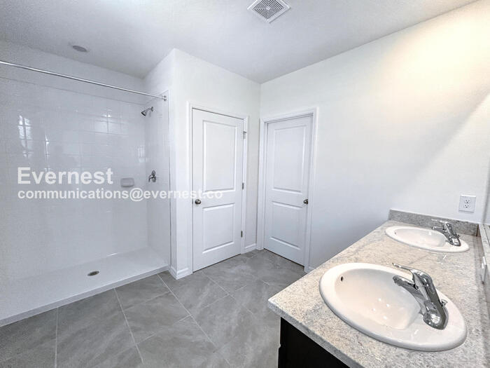 Building Photo - 8332 Juning Cove