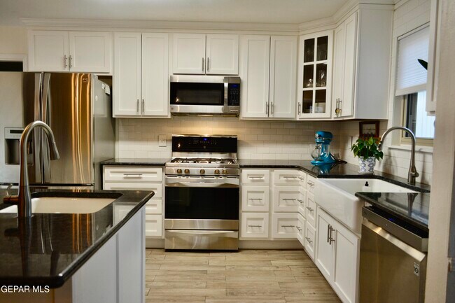 Building Photo - 10640 Vista Alegre Dr