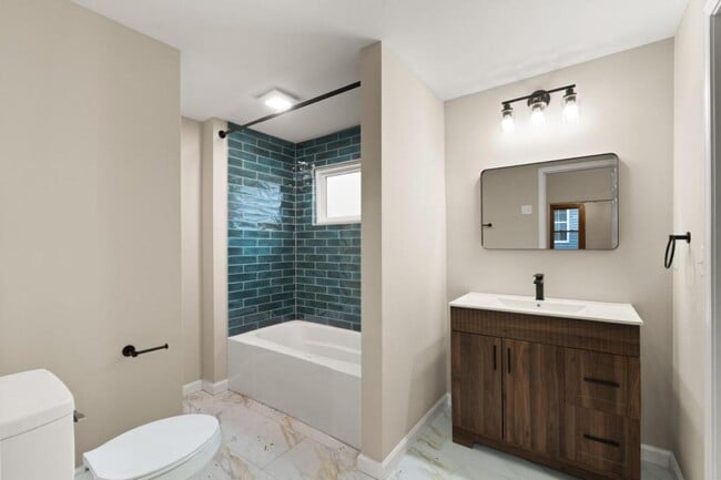 Building Photo - 1709 Ekin Ave