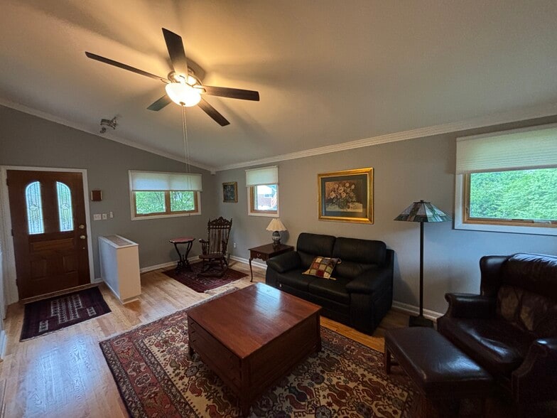 Living Room - 4712 Surry Pl