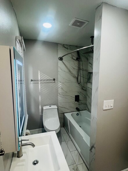 Bathroom - 242 N 8th St