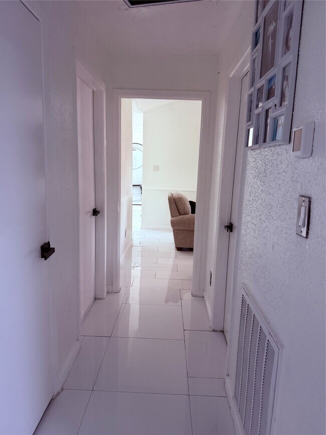 Building Photo - 4622 Fitzwater Dr