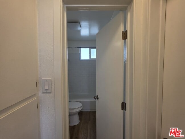 Building Photo - 2009 Carnegie Ln