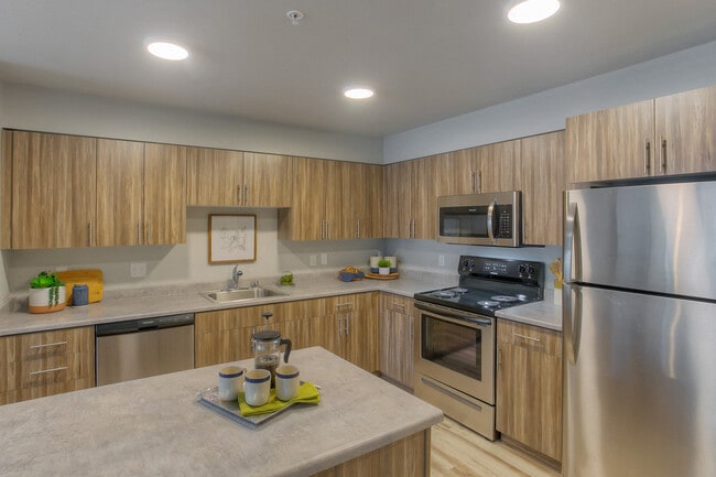 Waterview Crossing Apartments Des Moines, WA Apartment