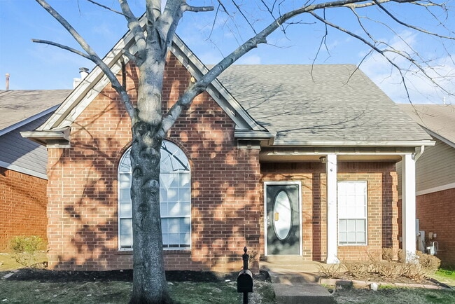 Building Photo - 600 W Ashley Glen Cir