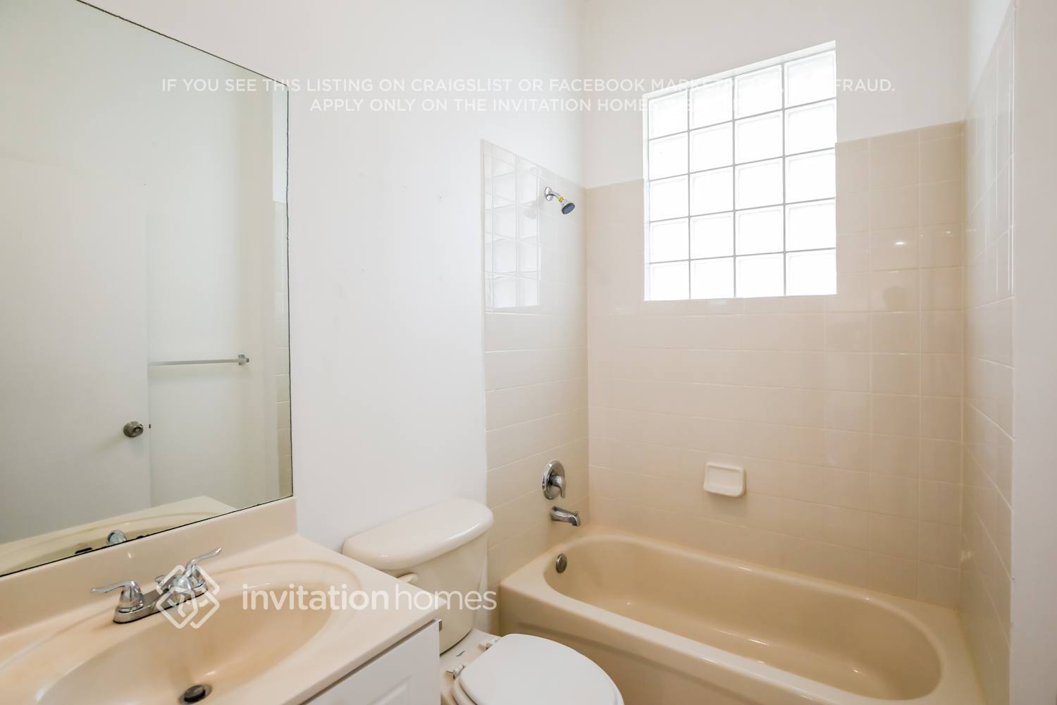 Building Photo - 1145 E Magnolia Cir