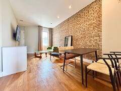 Building Photo - Nice room in a good neighborhood