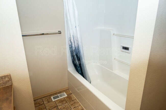 Building Photo - 20121 96th Ave E