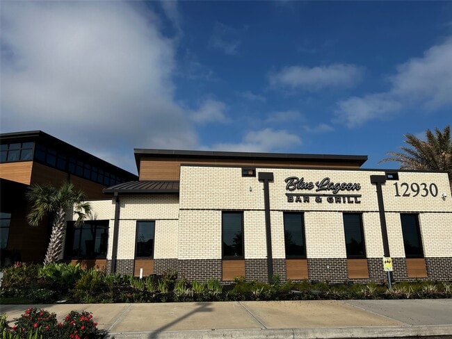 Building Photo - 3003 Lago Costa Dr