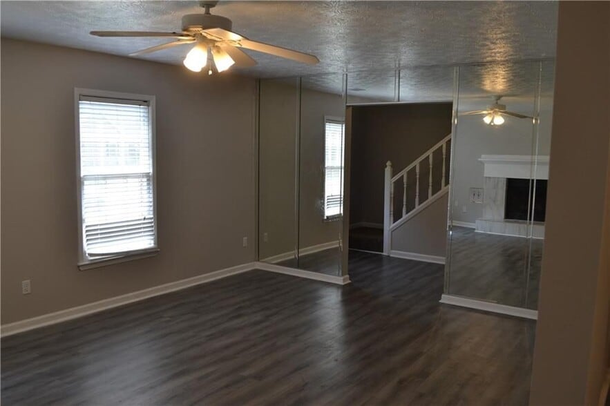 Building Photo - 1591 Willow Bend Way