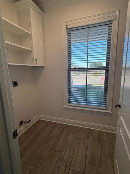 Building Photo - 2148 Pirate Dr