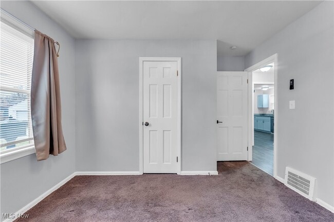 Building Photo - 19205 Pasnow Ave