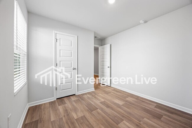 Building Photo - 1310 Willow Oaks Wy