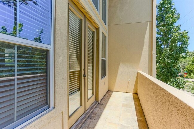 Building Photo - Stylish 3-Bedroom Home in Prime Houston Location!