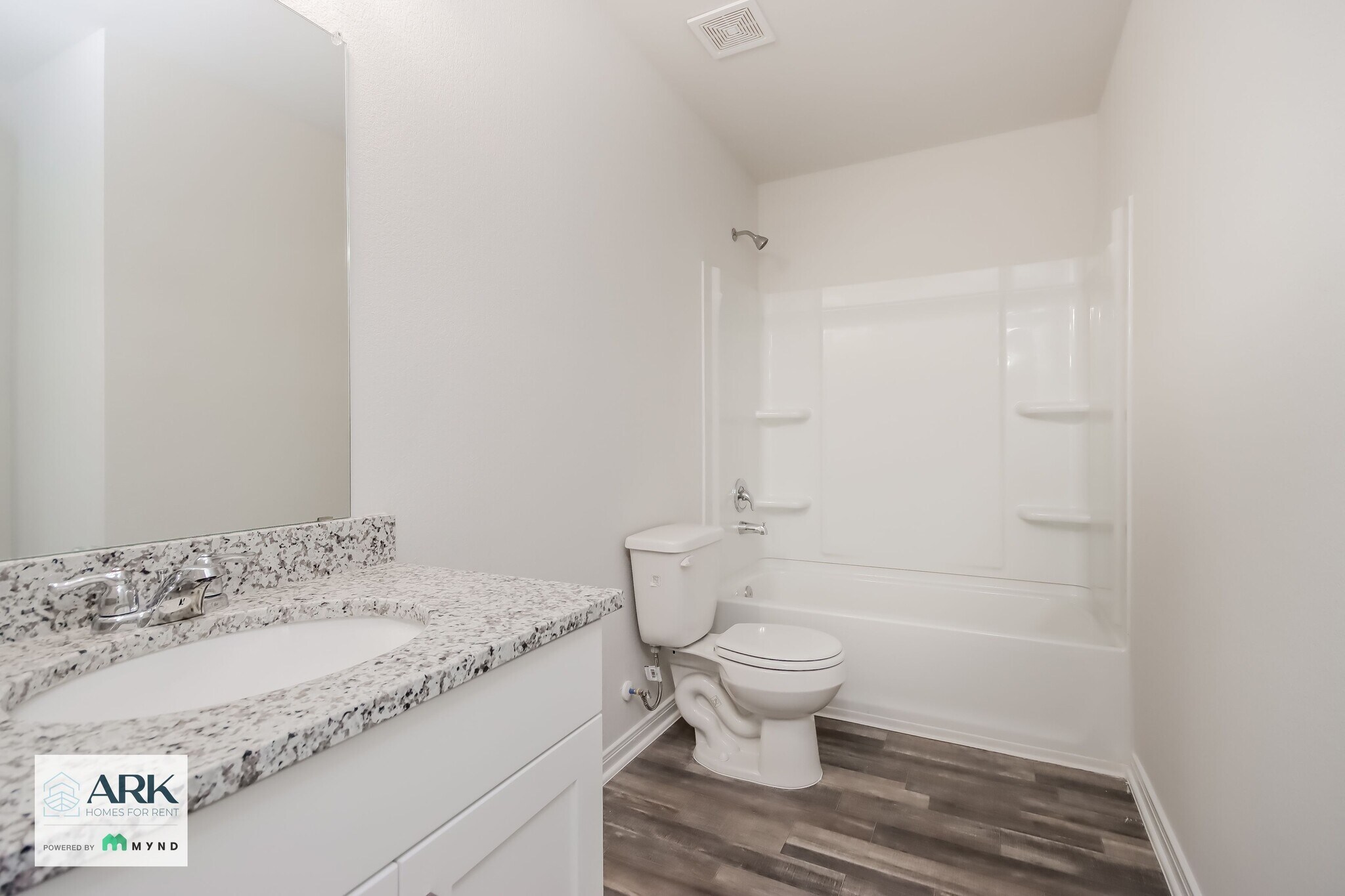 Building Photo - 15520 Briar Forest Dr