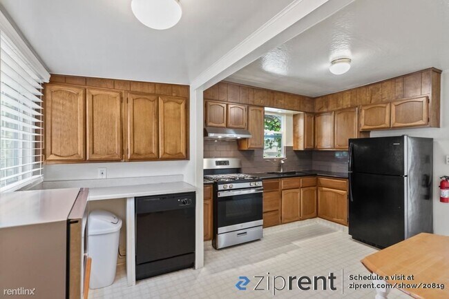 Building Photo - 2 br, 1 bath House - 486 Monroe St, Monter...