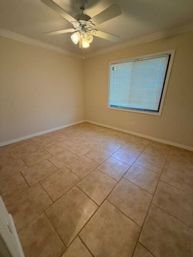 Building Photo - 26560 Southern Pines Dr