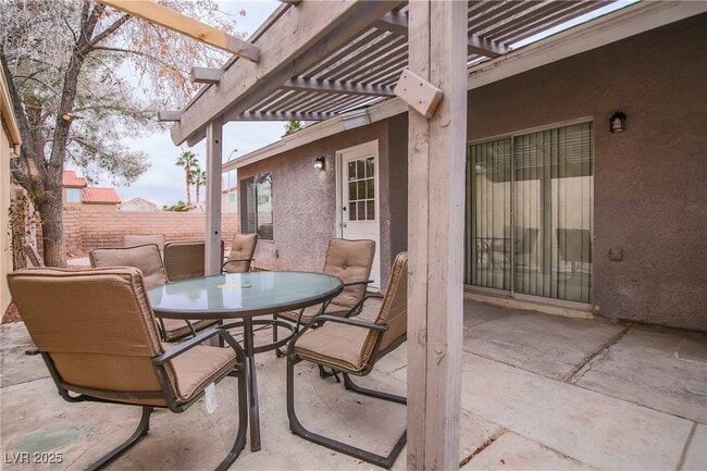 Building Photo - 7399 Topeka Dr