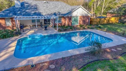 Building Photo - 5658 Derby Dr