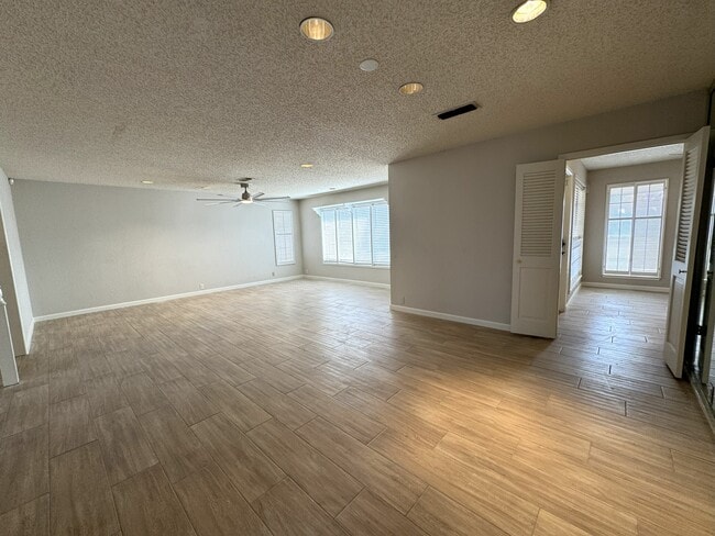 Building Photo - 2405 Stutz Pl