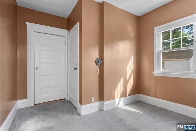 Building Photo - 165 Claremont Ave