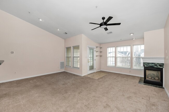 Building Photo - 500 Bradley Ct