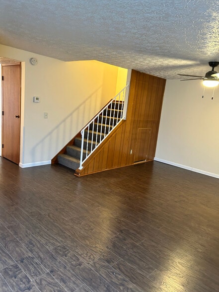 Building Photo - 3847 Lamarque Ct