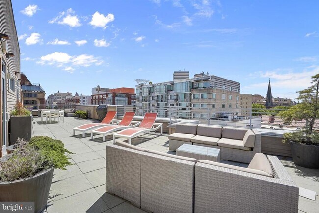 Building Photo - 1311 13th St NW