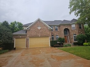 Building Photo - 733 Woodbury Ct
