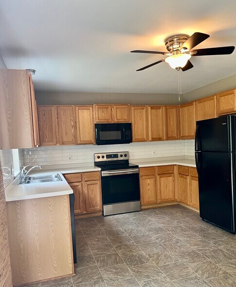 Kitchen - 147 Laurie St