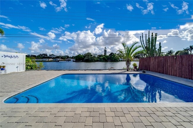 Building Photo - 5900 N Farragut Dr