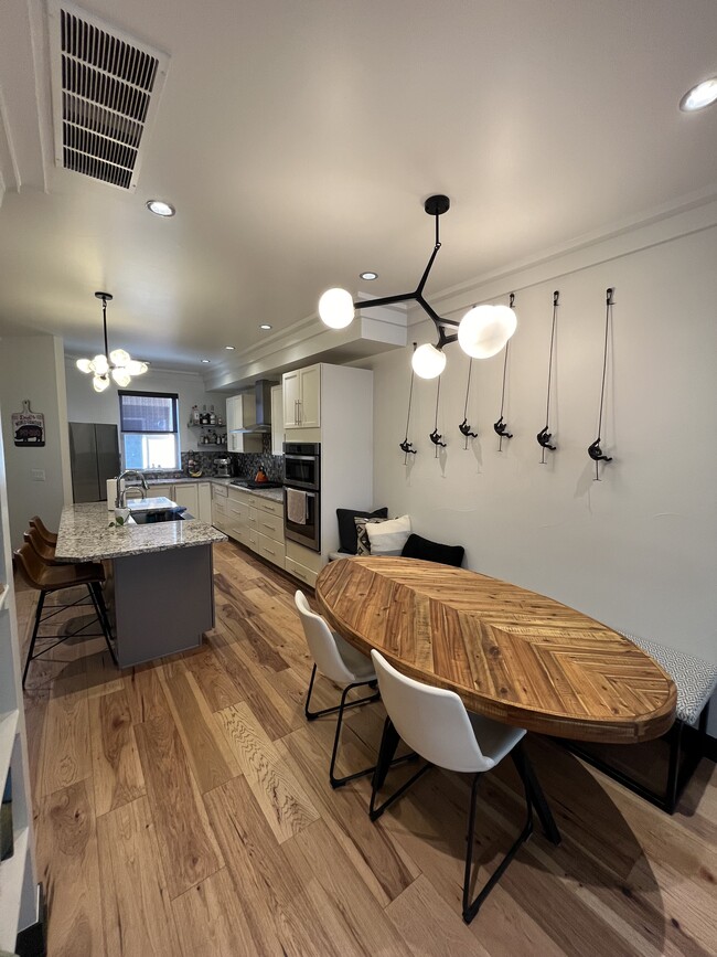 Building Photo - 2830 W 26th Ave