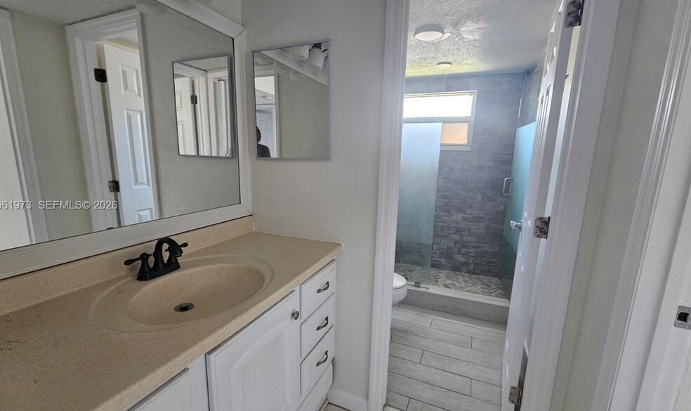 Building Photo - 9480 Tangerine Pl