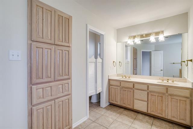 Building Photo - 8612 Woodslane Dr