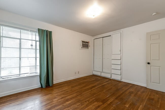 Building Photo - 354 Brettonwood Dr