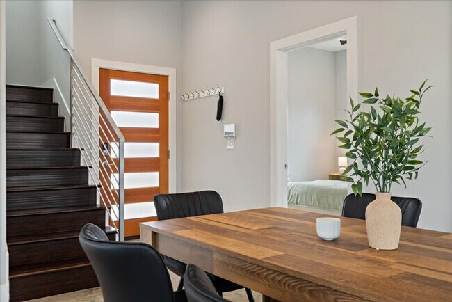 Building Photo - 6301 Santos St