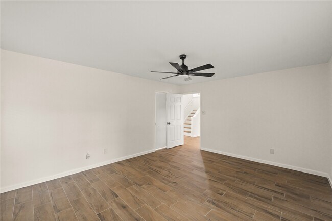 Building Photo - 3711 Fernview Dr