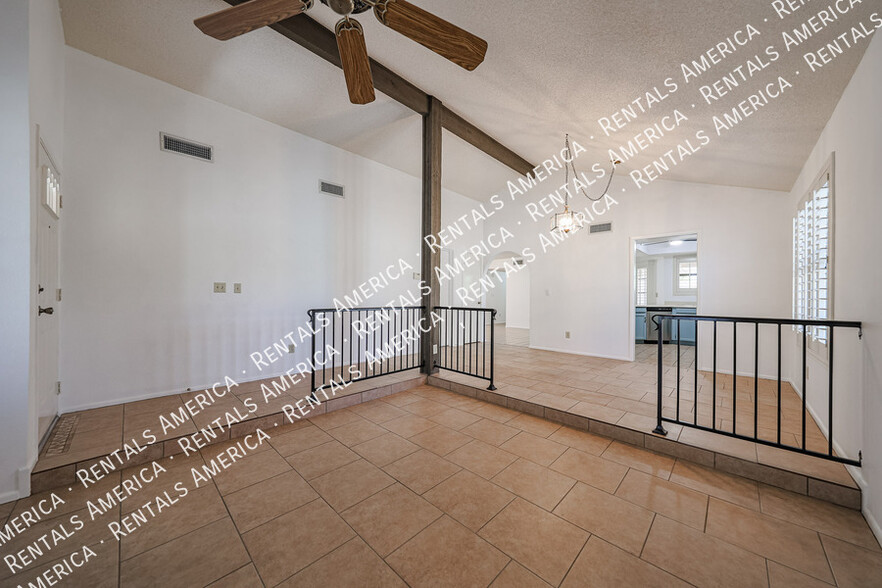 Building Photo - 5006 E Mesquite Wood Ct