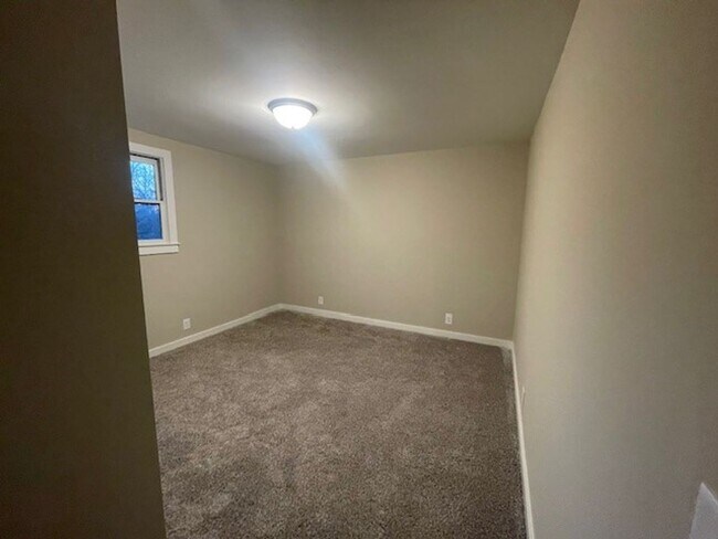 Building Photo - Beautiful Home on 5 Acres in Mt. Juliet, TN!