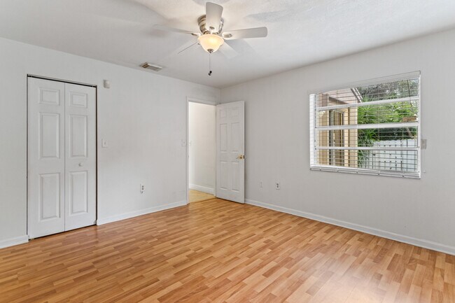 Building Photo - 13945 Langley Pl
