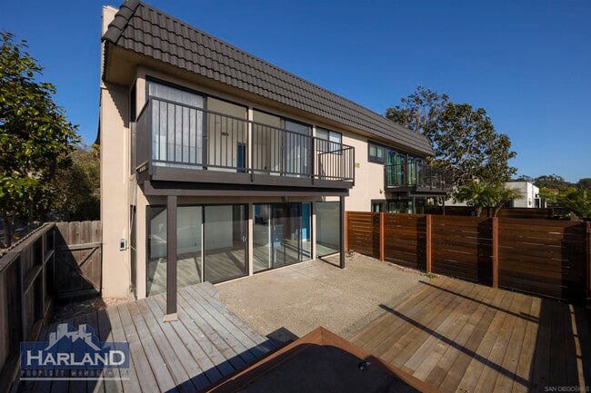 Building Photo - 721 Camino Del Mar
